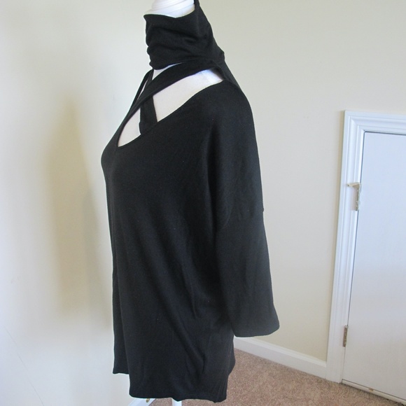 Women's Express Cut out Black Shirt Top Size M  GUC - Picture 2 of 3